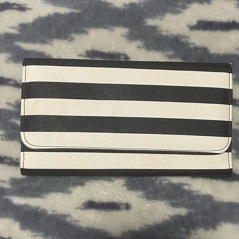 Kut From The Kloth Wallet